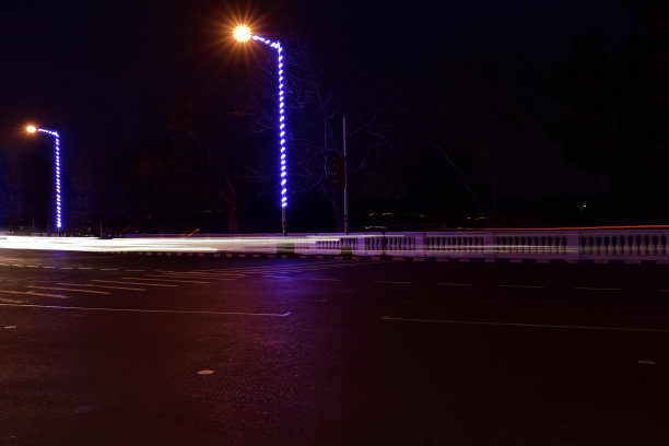 汽车光线轨迹图片下载