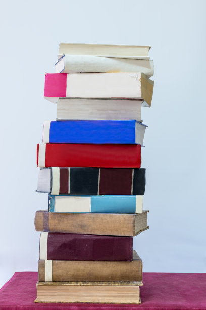 图书馆里的旧书图片下载