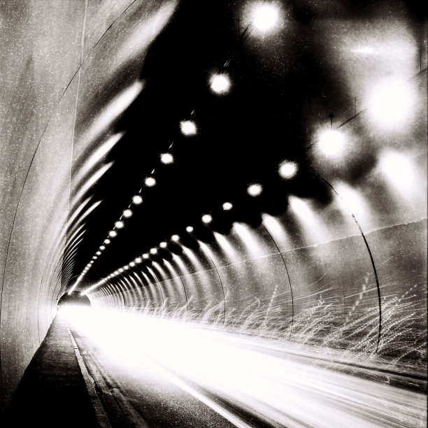 隧道在BW图片下载