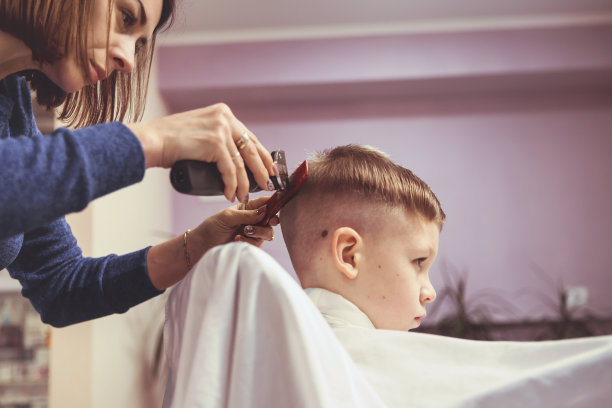 小孩图片素材ID：313656960