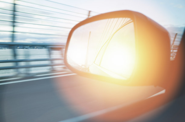 在桥上开车图片下载