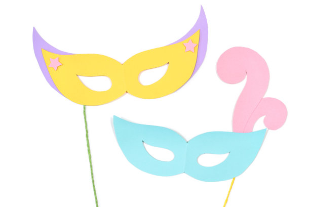 狂欢节面具剪纸在白色的背景图片下载