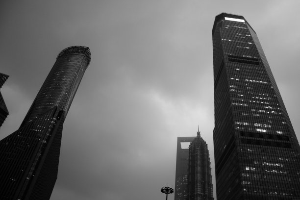 中国上海陆家嘴的摩天大楼图片下载