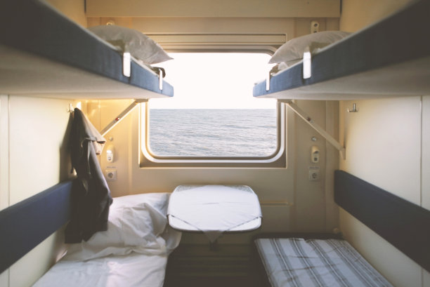 火车卧铺。图片下载