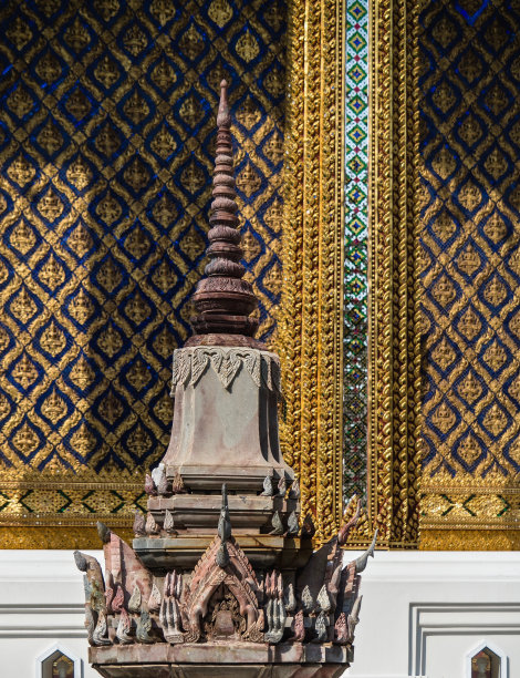 大理石古老的小宝塔上的玻璃马赛克墙背景图片下载