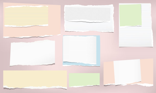 撕成彩色和白色的便条，把笔记本纸条粘在粉红色的背景上图片下载