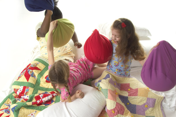 枕头大战4图片下载