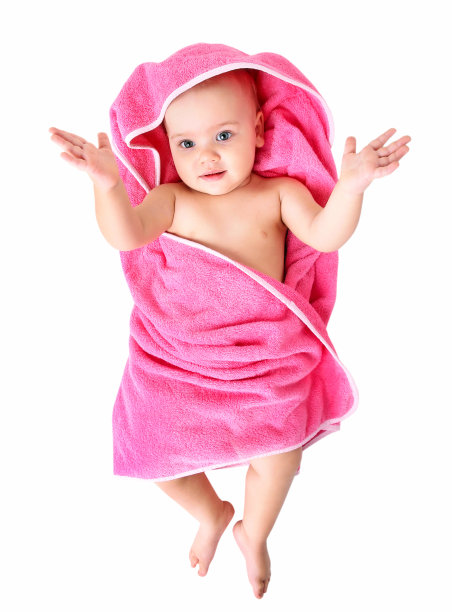 婴儿在毛巾隔离。图片下载