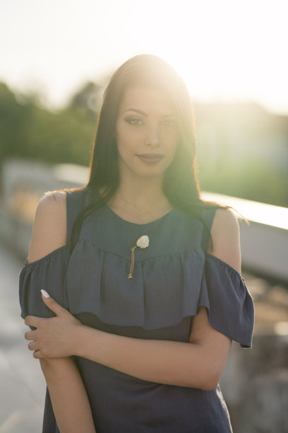 阳光使她更美丽图片下载