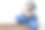 美丽的亚洲女人在休闲服装享受音乐从耳机与幸福的时刻图片下载