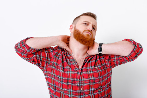 胡子男感到疼痛图片下载