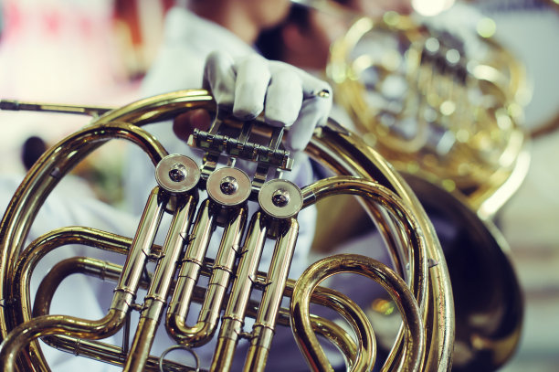 军乐队演奏乐器图片下载