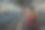 一个年轻人要去机场度假。图片下载