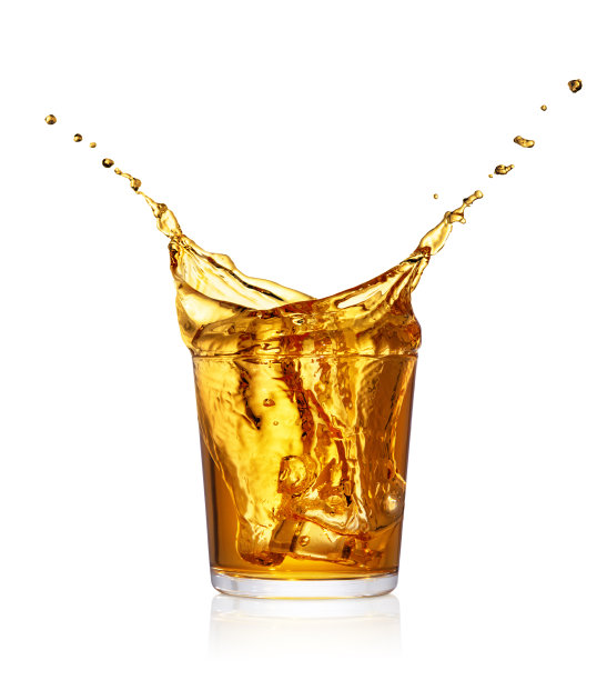 一杯溅起的饮料图片下载