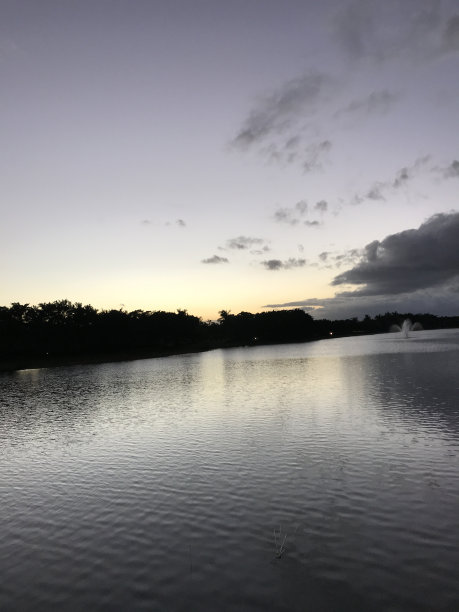 晚霞映湖图片下载