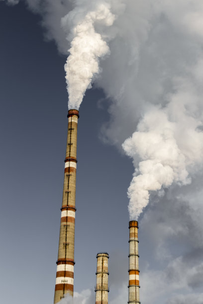 工业管道冒出的烟图片下载