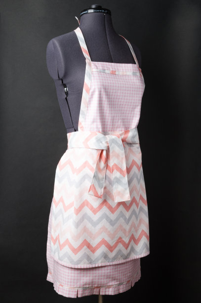 厨房围裙上的黑色背景图片下载