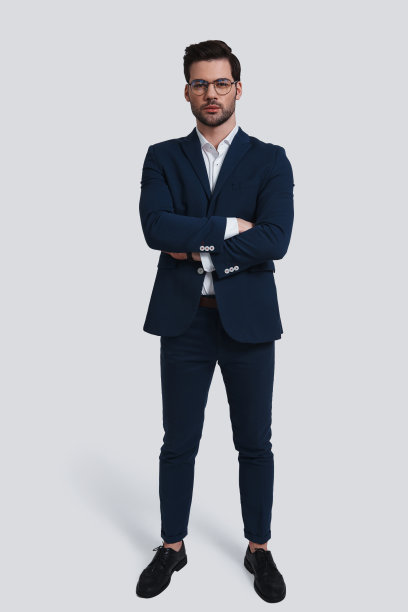 自信的年轻人。图片下载