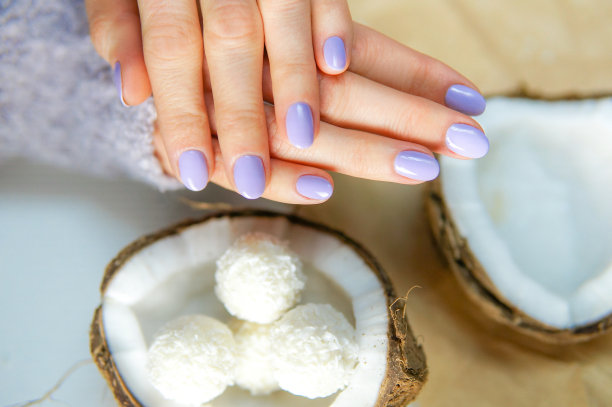 紫色的女修指甲图片下载