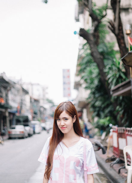 中国城里的美女图片下载