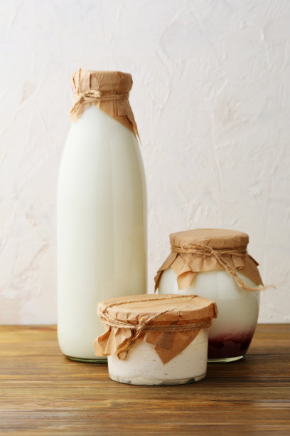 奶瓶牛奶和奶酪，农产品图片下载