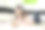 戴耳机的女孩用智能手机听音乐图片下载