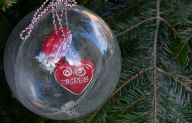 克罗地亚萨格勒布圣诞树装饰图片下载