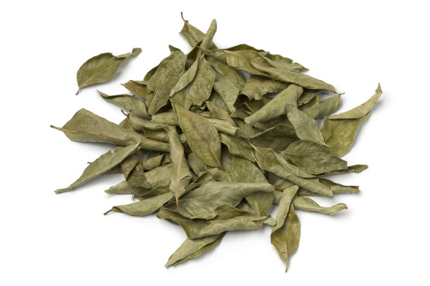 一堆干咖喱叶图片下载