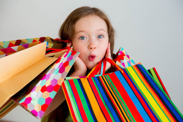 小女孩购物图片下载