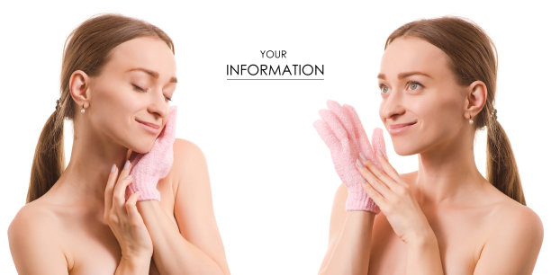 美丽的年轻女子用沐浴手套海绵美套图案图片下载