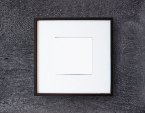 木墙上的黑色框架图片下载