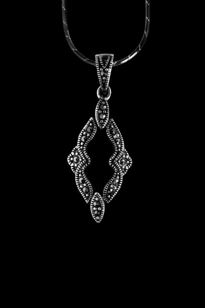 古董吊坠孤立图片下载