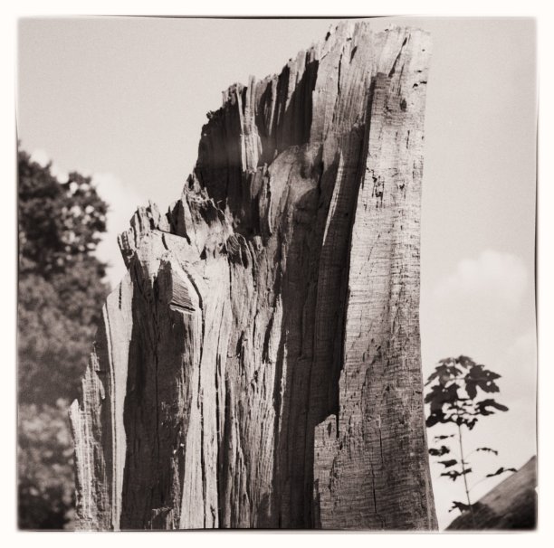 攀爬岩石图片下载