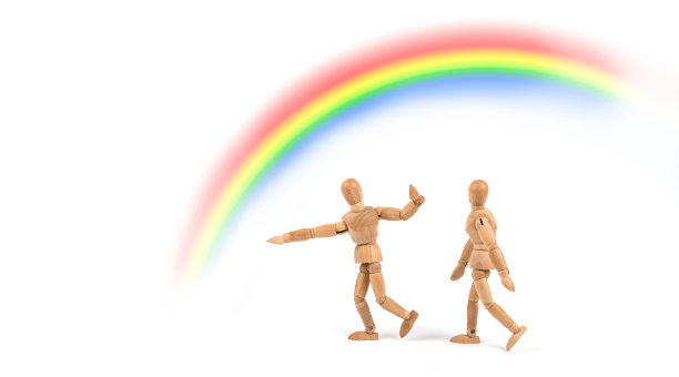 彩虹尽头的木制人体模型-彩虹的尽头图片下载