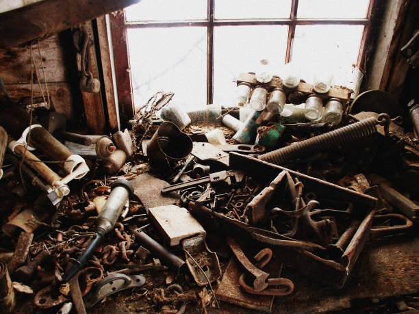 混乱的工作台图片下载