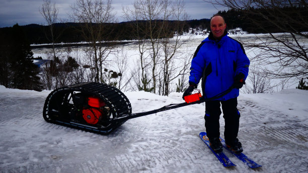 冬季汽车运动图片下载