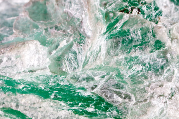 天然宝石的微距拍摄。原矿是滑石图片下载