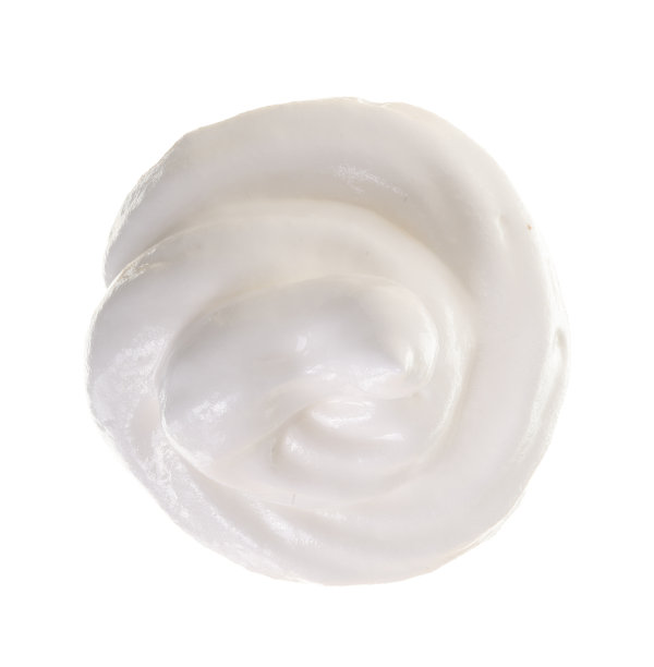 鲜奶油或蛋白霜单独放在白色背景上。前视图。平躺图片下载