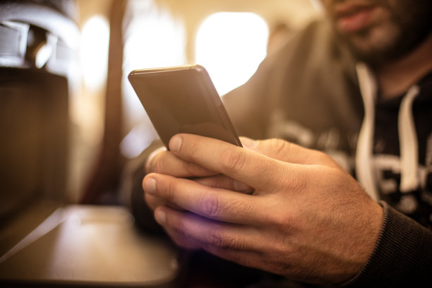 把手机调到飞行模式。图片下载