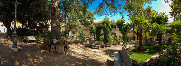 意大利蒙塔尔奇诺的公园图片下载