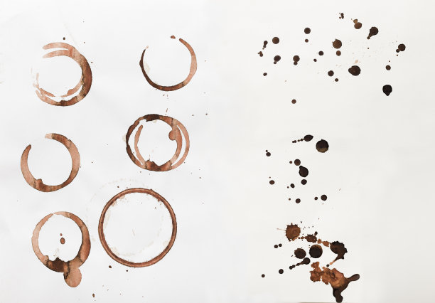 白色背景上的咖啡杯污渍图片下载