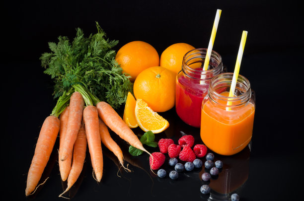 新鲜水果和蔬菜的汁液图片下载