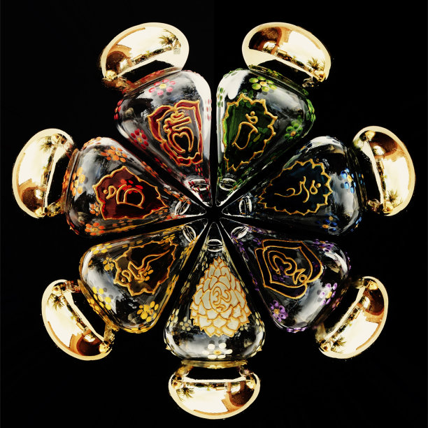 有七个脉轮符号的玻璃罐图片下载