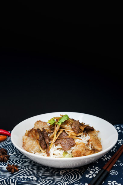 美味的越南美食馒头米粉图片下载