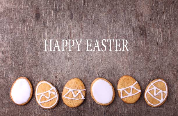 做成复活节彩蛋形状的饼干。图片下载