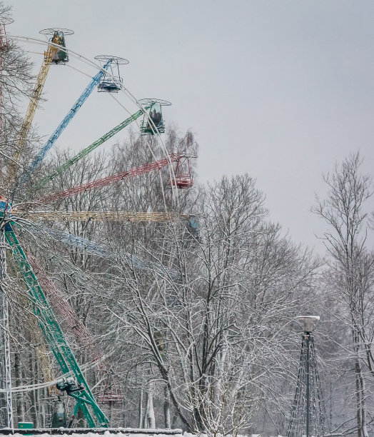 拉脱维亚锡古尔达的老摩天轮图片下载