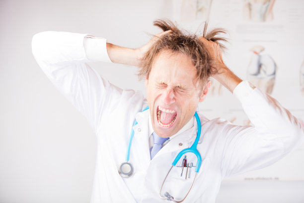 医生生气的图片下载