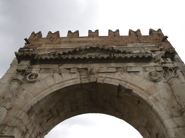 意大利里米尼的奥古斯都拱门图片下载