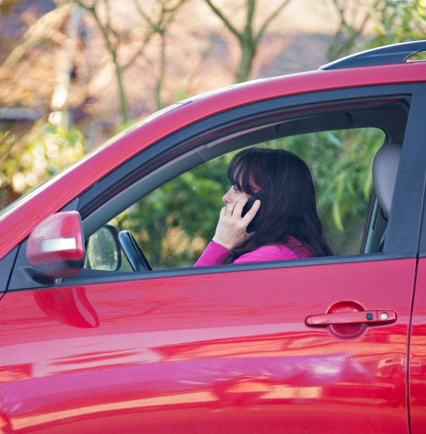 在车里使用手机图片下载