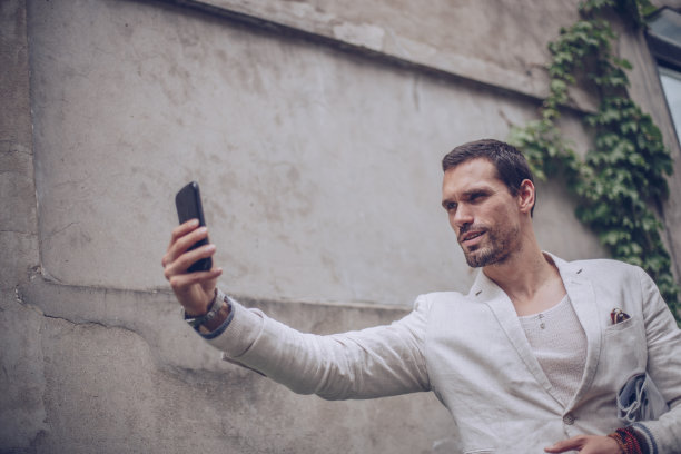 时尚男士自拍图片下载